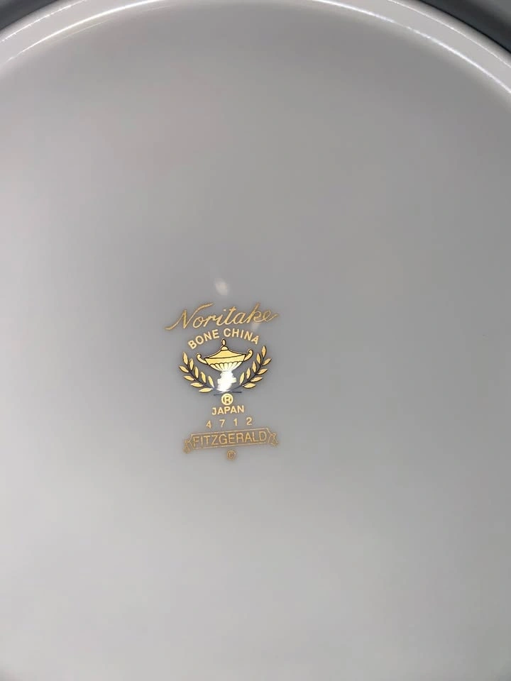 Noritake Fitzgerald dinner plates - photo 2