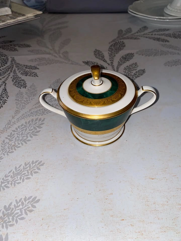 Noritake Fitzgerald bone China covered sugar bowl