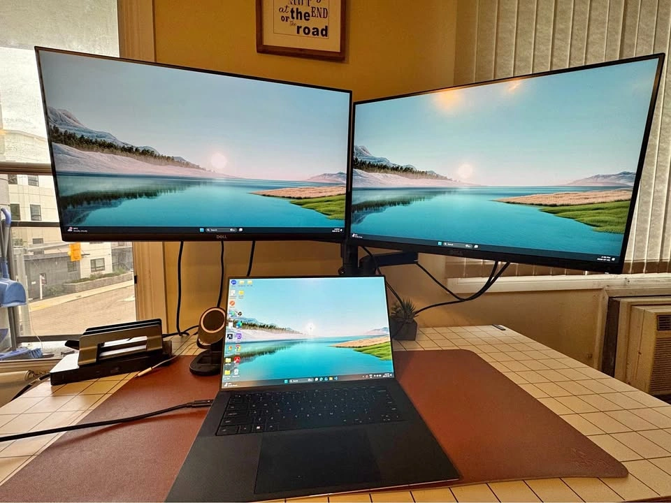 3 Dell Monitors + HUANUO Dual Arm Stand