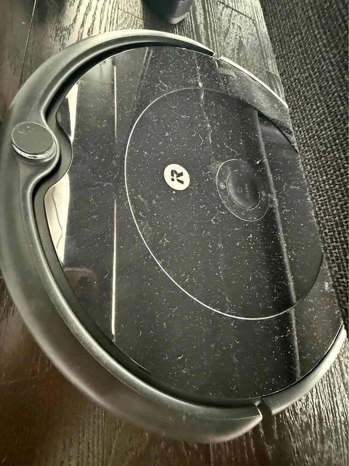 iRobot Roomba 694 - Robot Vacuum