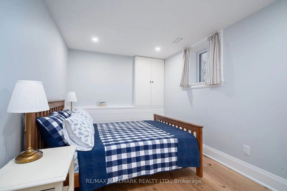 Private room for rent