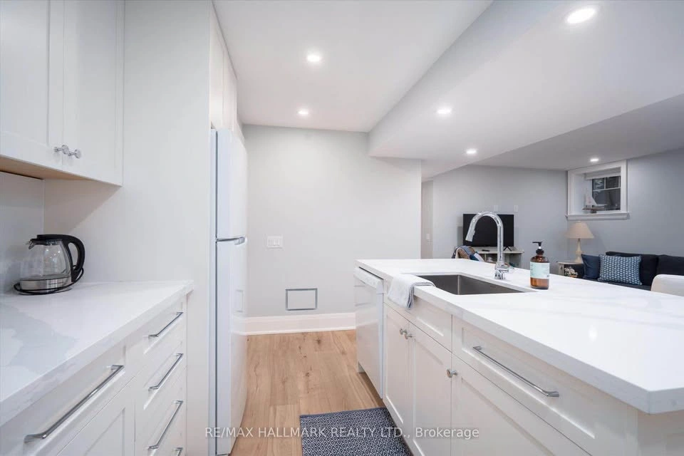 Private room for rent - photo 2