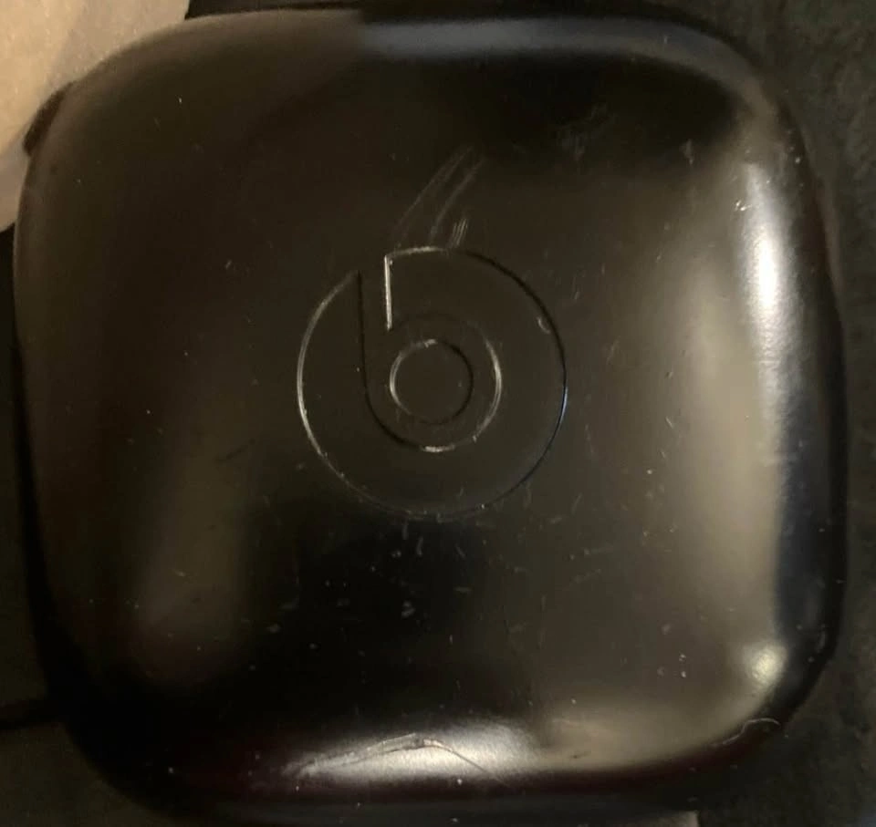 PowerBeats Pro Charging Case Only