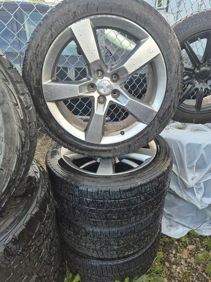 OEM Chevrolet 20" 5-Spoke Wheels & Pirelli Scorpion Zero Tires - photo 2