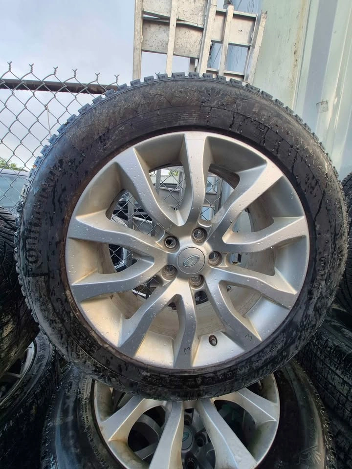 OEM Land Rover 20" Wheels & Continental IceContact Winter Tires - photo 2