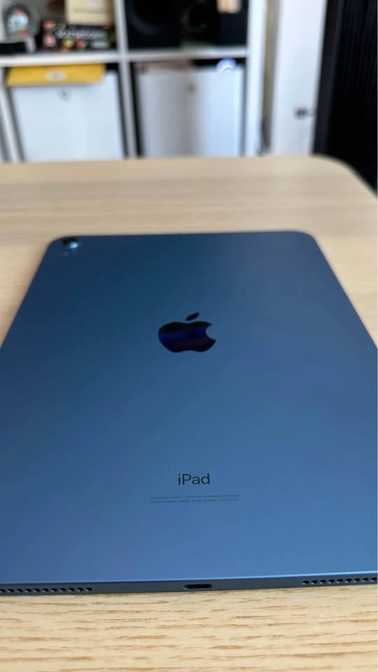 iPad 10th Gen like new - photo 4