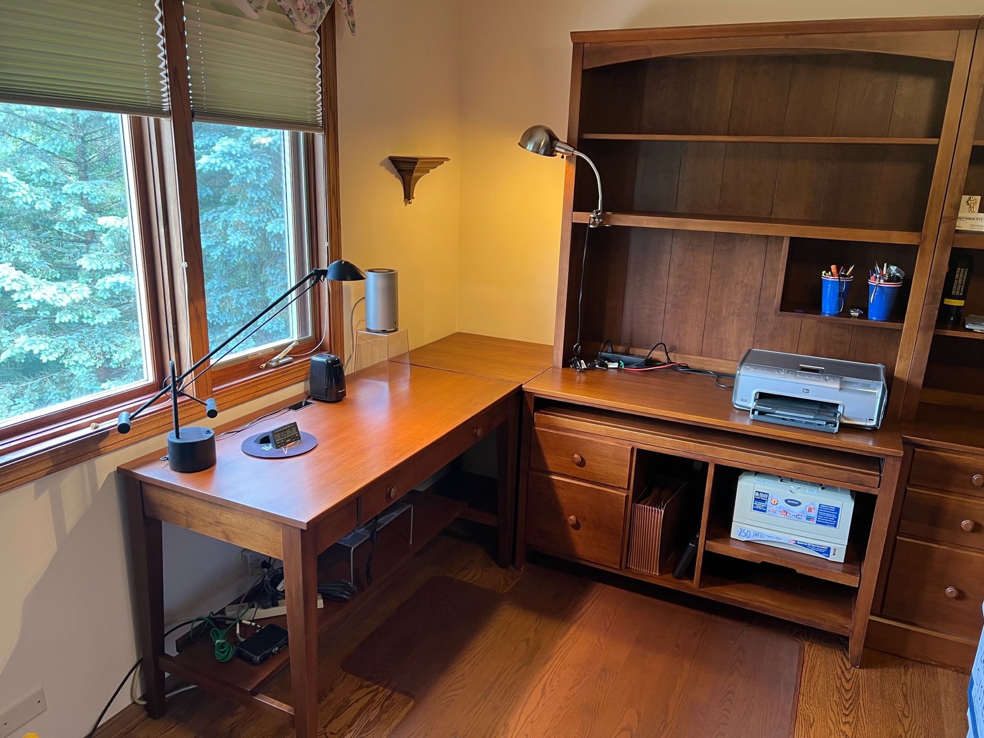 ETHAN ALLEN SOLID QUALITY OFFICE FURNITURE