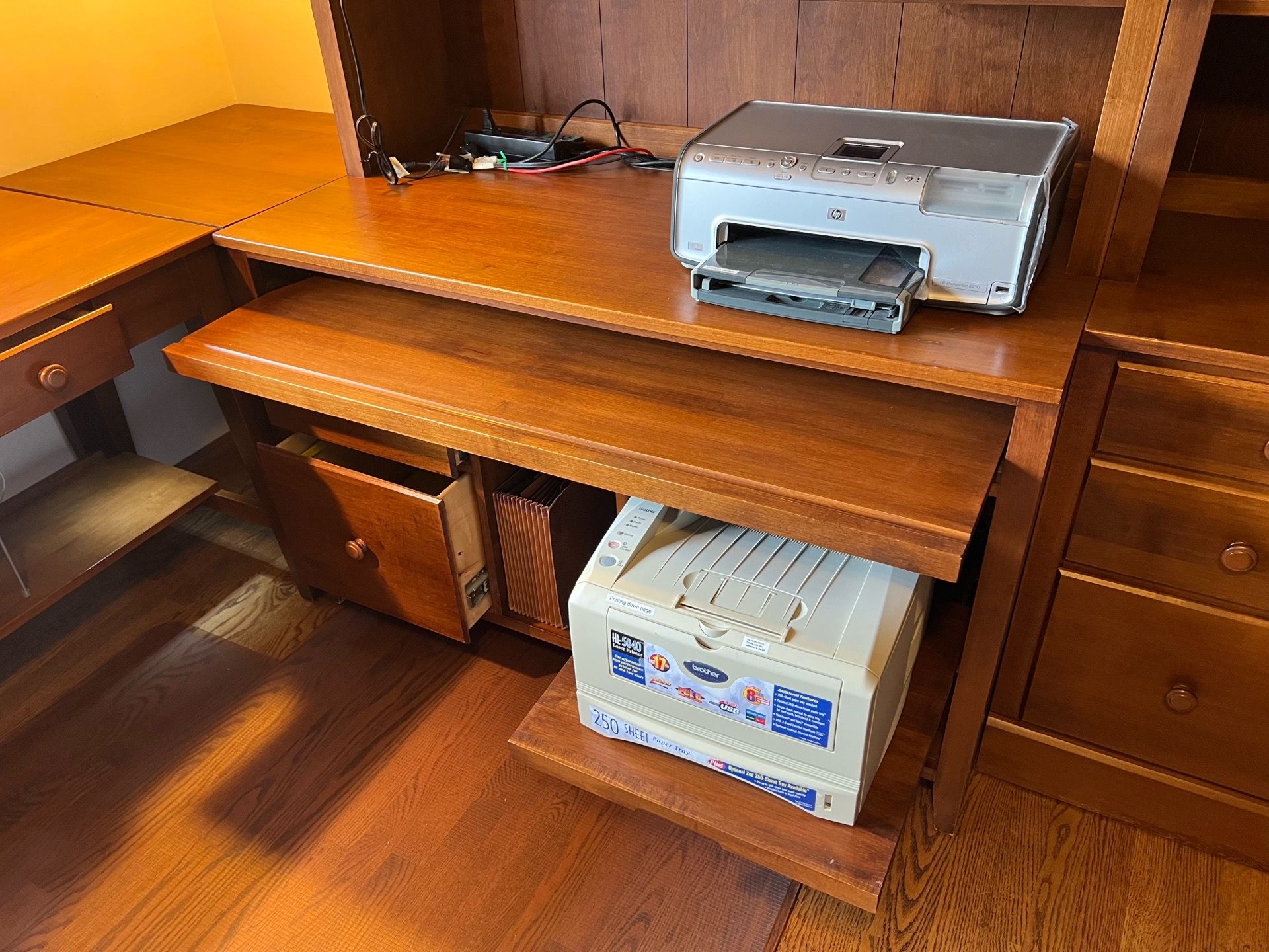 ETHAN ALLEN SOLID QUALITY OFFICE FURNITURE - photo 3