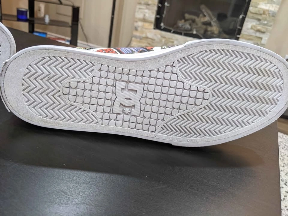 DC x Marvel Deadpool comic strip shoes - photo 4