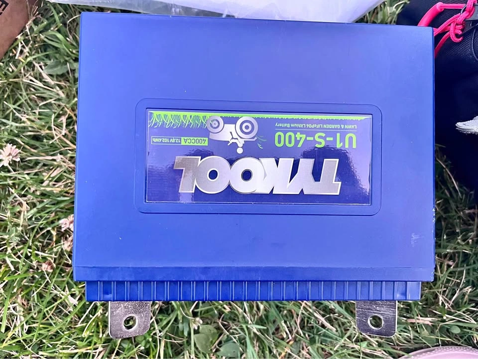 Lawnmower lithium battery