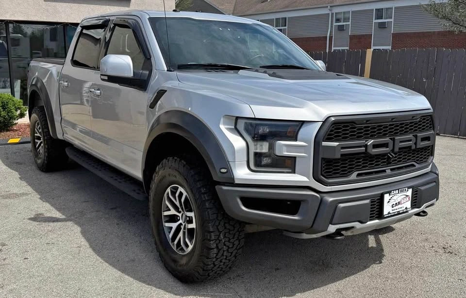 2017 Ford F150 SuperCrew Raptor 4D 5.5ft Bed