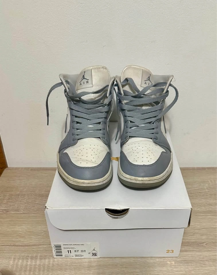 Nike Women’s Air Jordan 1 Mid “Sail/Stealth-White" Size 11 Used - photo 2
