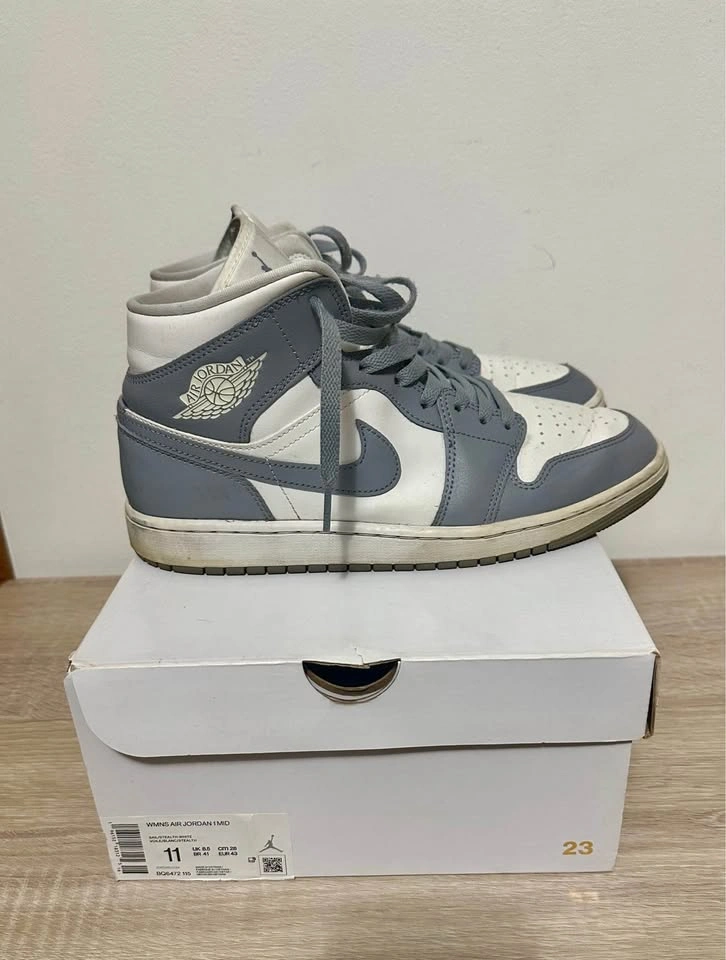 Nike Women’s Air Jordan 1 Mid “Sail/Stealth-White" Size 11 Used - photo 3