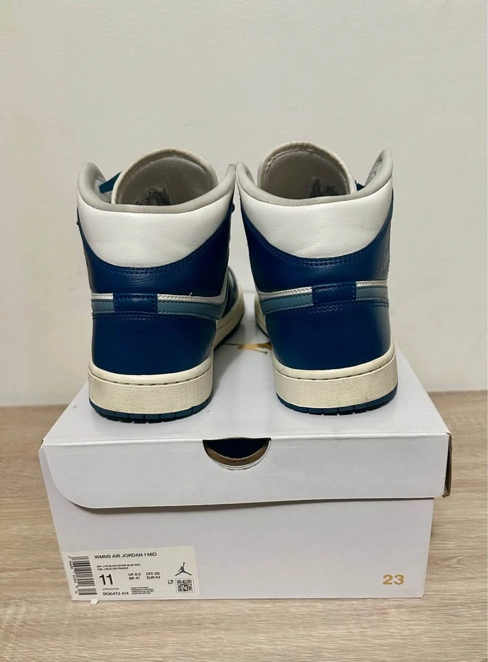 Nike Women’s Air Jordan 1 Mid “Sky J French Blue” Size 11 - photo 4