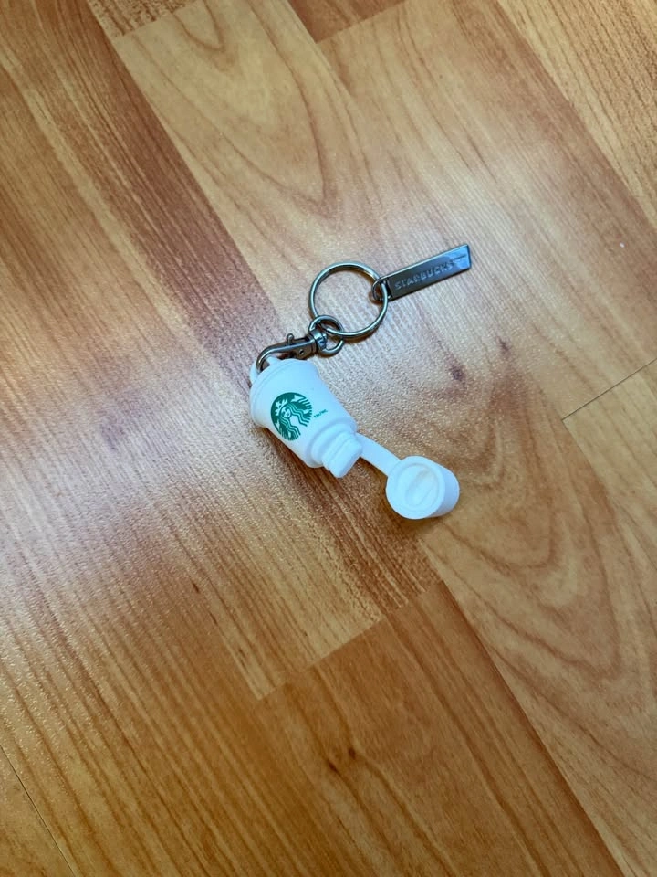 Starbucks Keychain Stopper - photo 3