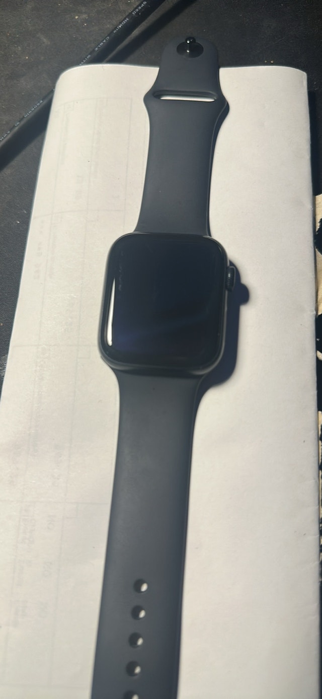 Apple Watch SE (2025) GPS 44mm – Excellent Condition