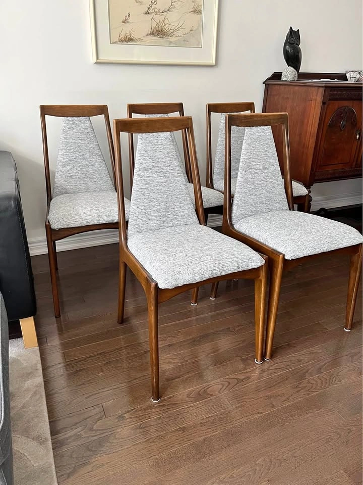 Set of 5 Mid-Century Modern Walnut Dining Chairs