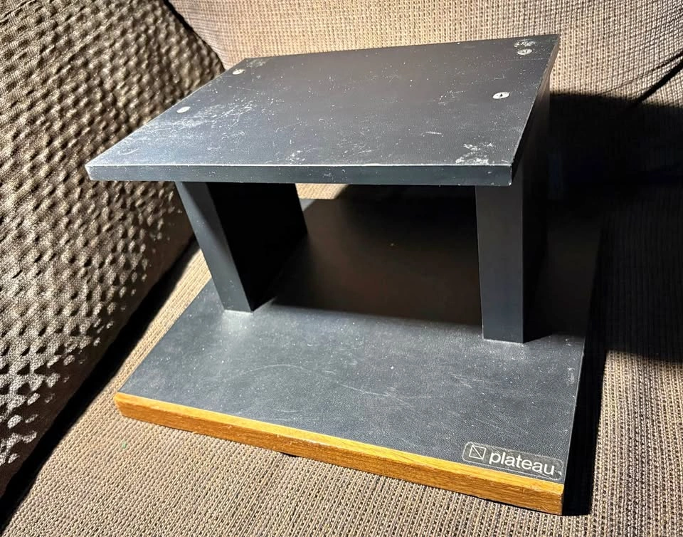 Vintage Plateau 8" Wooden Speaker Stand (Single)