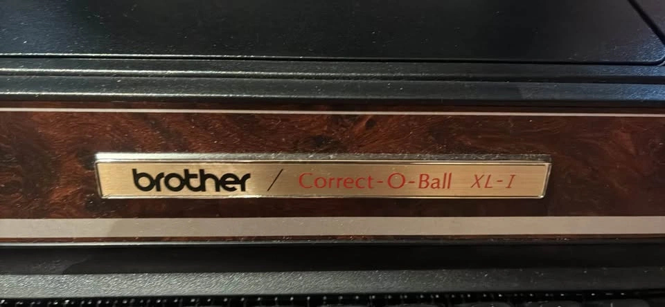 Antique electric typewriter - photo 2