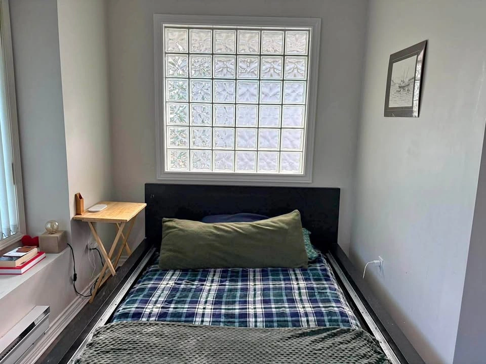 Private room for rent