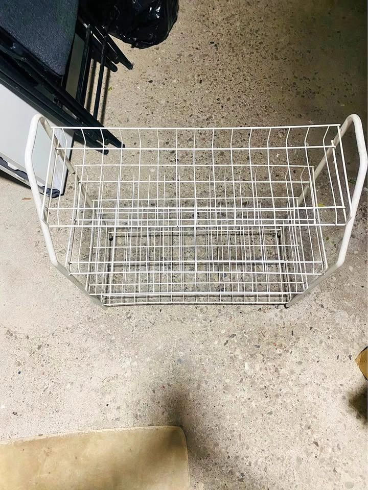 4 tiers metal shoe rack fits up to 20 pairs