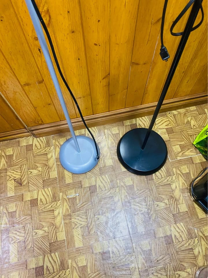 Grey and black floor lamp with reading lamps - photo 4
