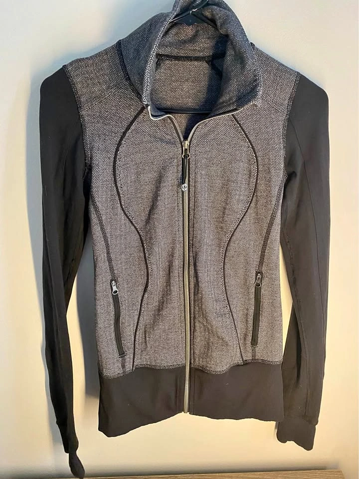 Lululemon Nice Asana Full Zip Size 2 Herringbone Grey/Black