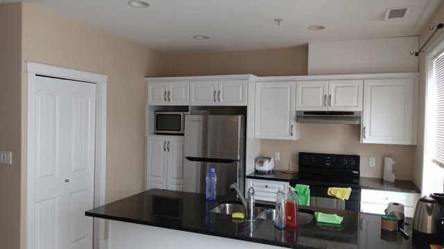 Private Room in Garneau Townhouse – Minutes to UofA! - photo 3