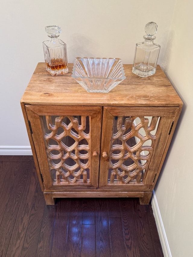 Wood Finish Mirror Cabinet - photo 3