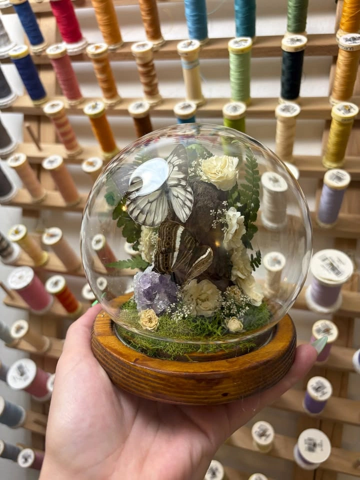 Double Butterfly Dome/Terrarium with Crystal - photo 2