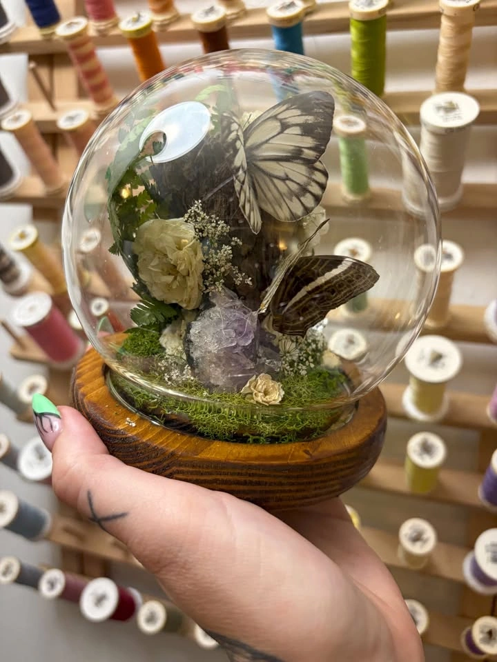 Double Butterfly Dome/Terrarium with Crystal - photo 4