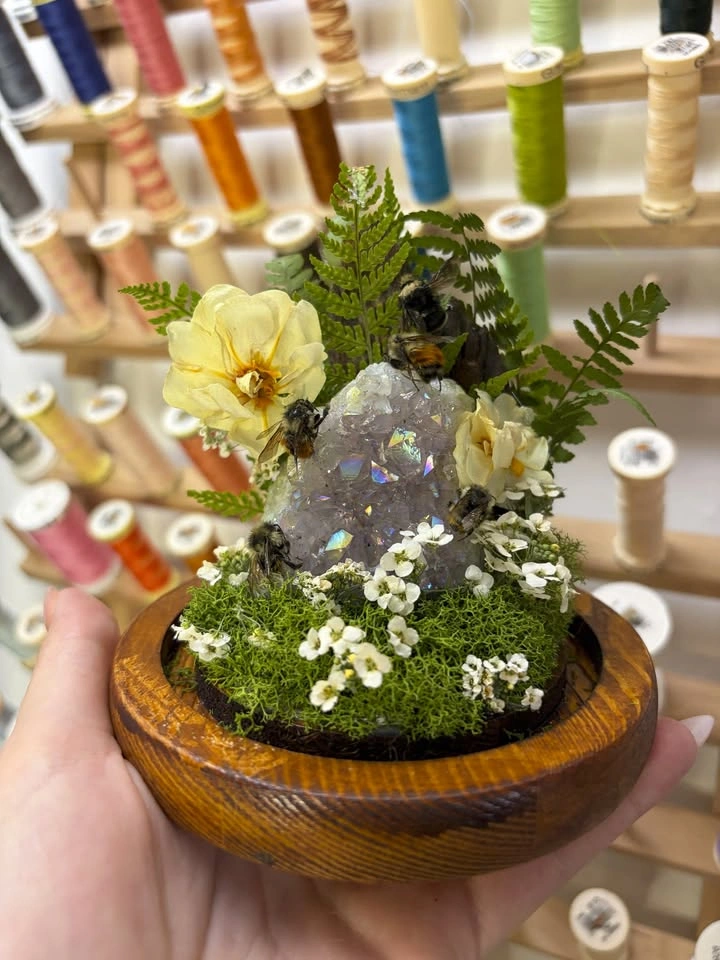 Preserved Bee Dome/Terrarium with Crystal - photo 4