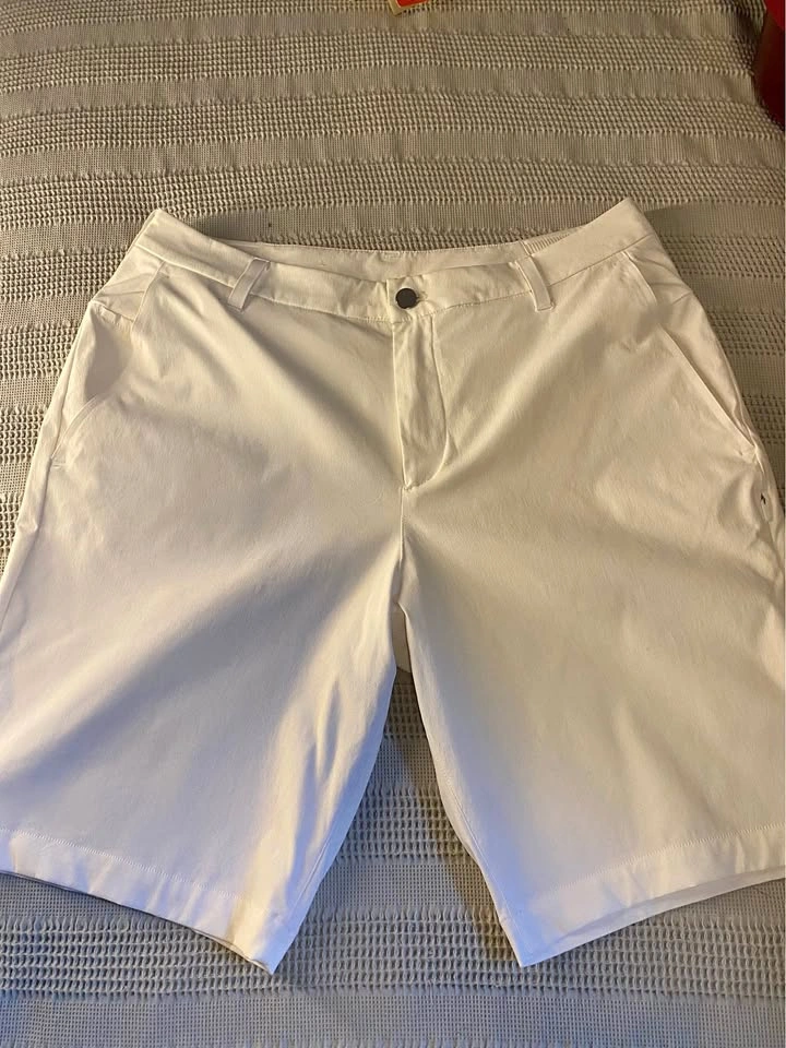 Lululemon Commission Short Size 34 waist 9” inseam