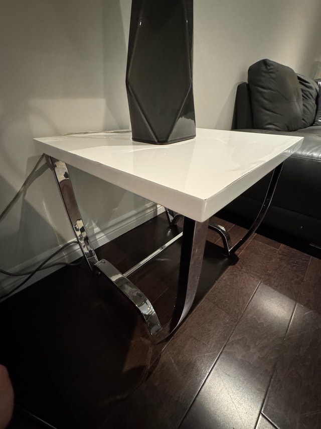 White Lacquer and Chrome Side Table - photo 2