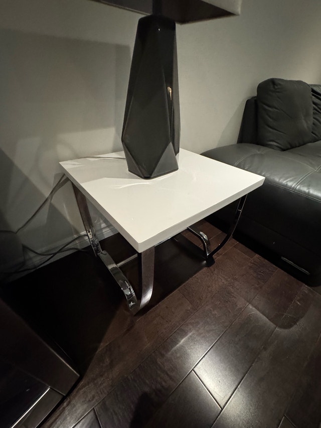 White Lacquer and Chrome Side Table - photo 3