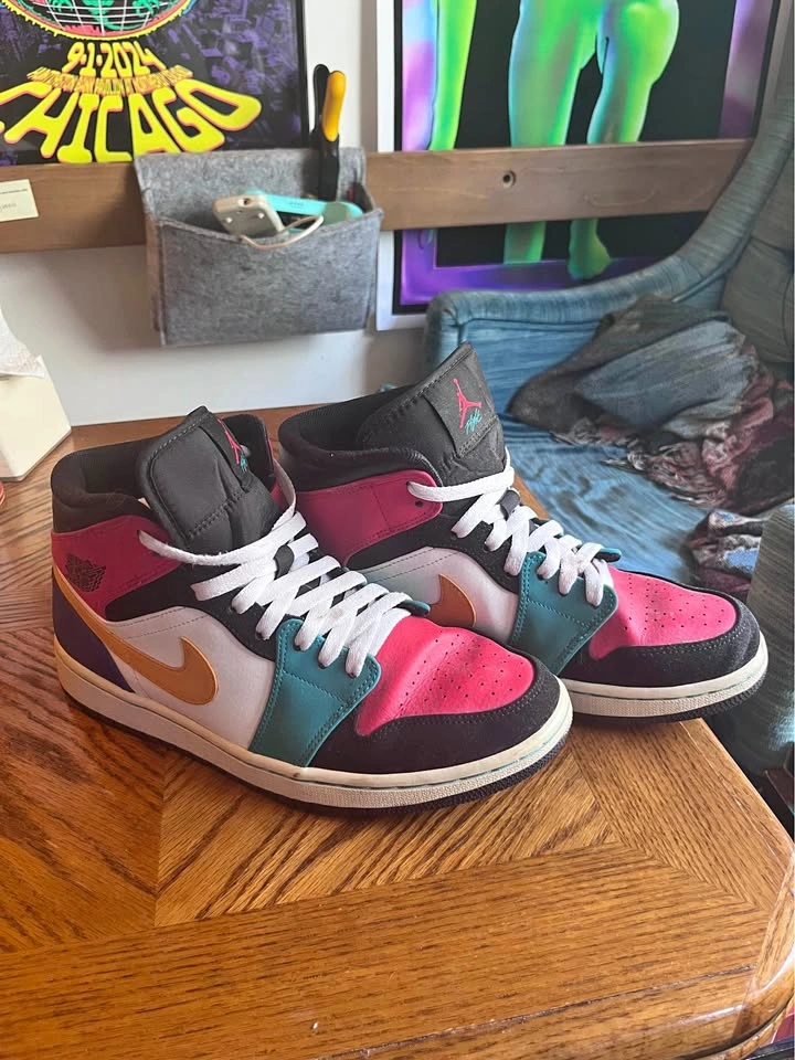 Nike Air Jordan 1 Mid “Multicolor” Size 8.5