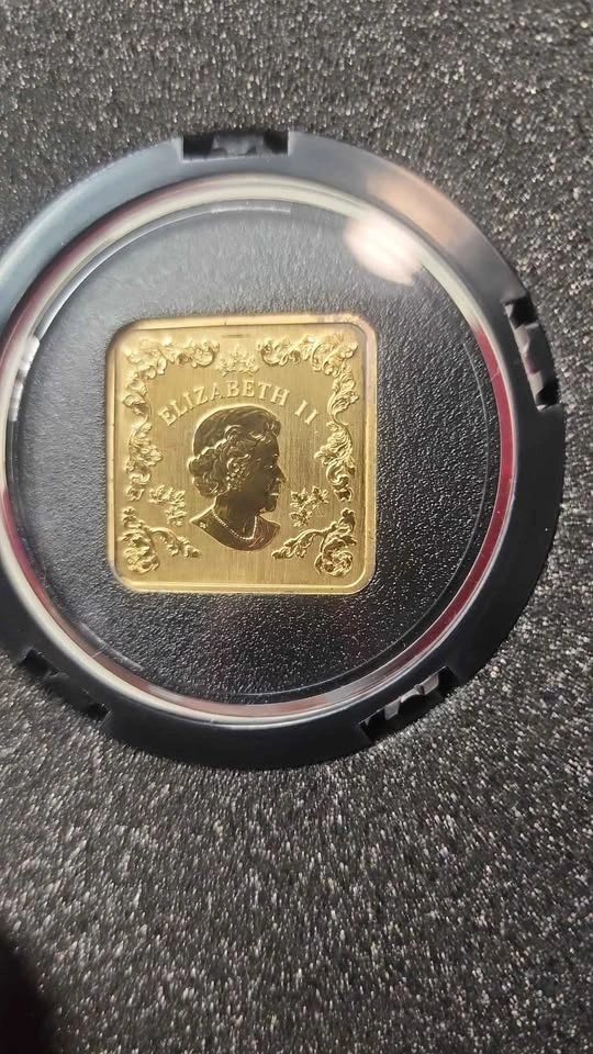 2006 Royal Canadian Mint $3 Square Sterling Silver Coin - The Be - photo 2