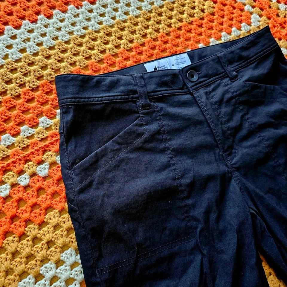 Size 10 MEC Women's Hiking Shorts Technical Fabric Black - photo 4