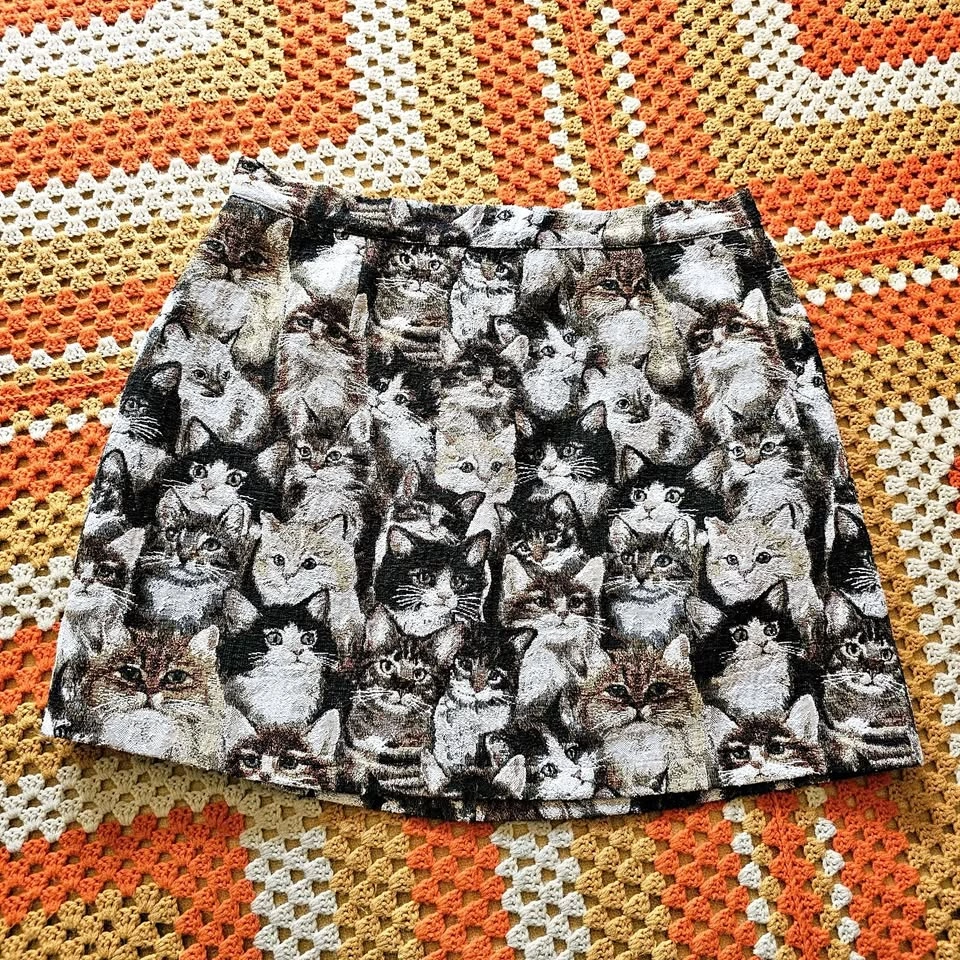 Size 16 ModCloth Woven Cat Tapestry Mini Skirt