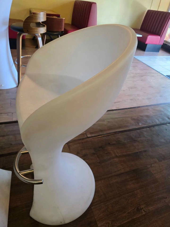 LED Bar Table and Stool Set - photo 2