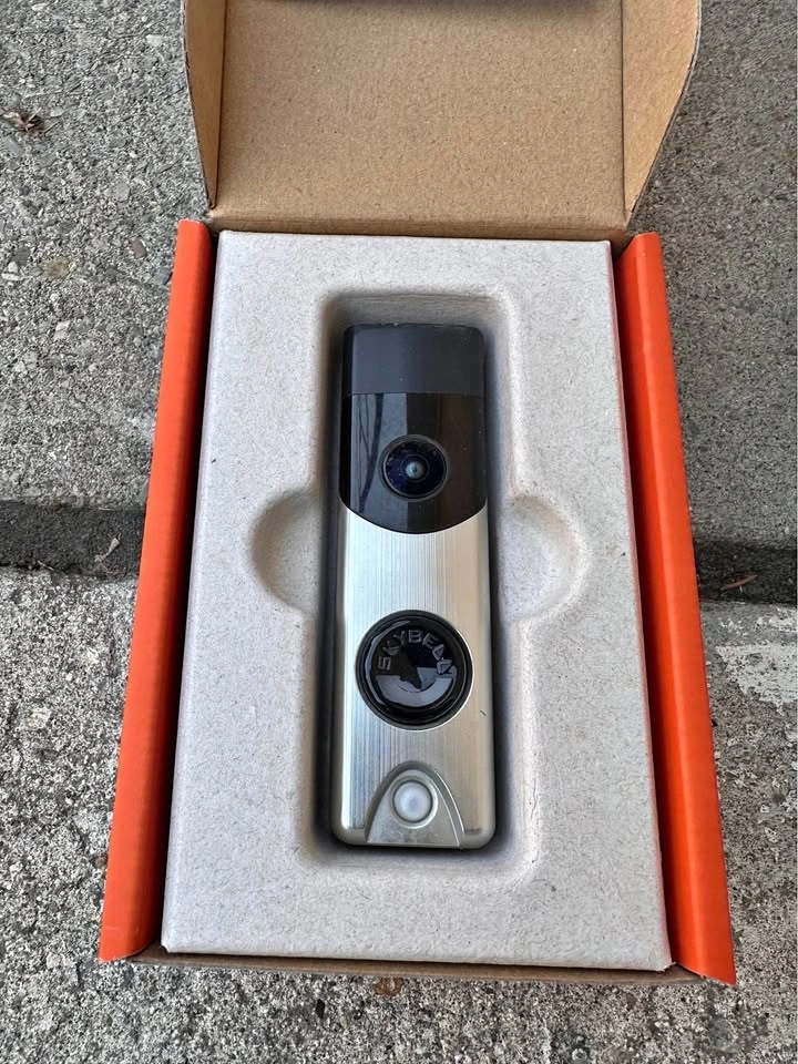 SkyBell HD Wi-Fi Video Doorbell Camera - Telus