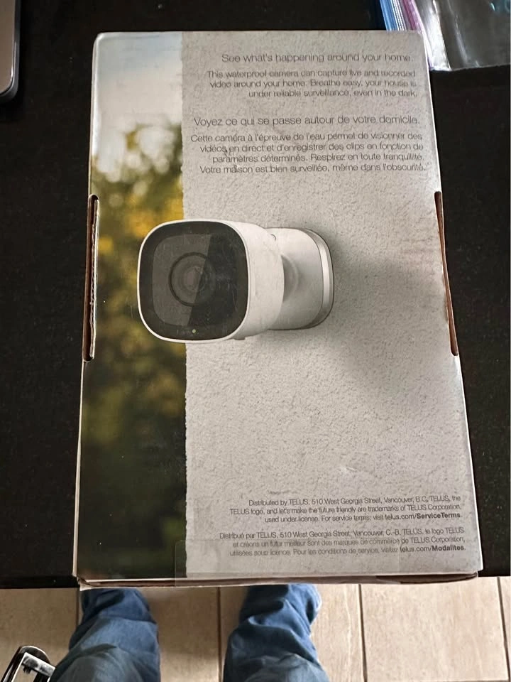 NEW Alarm.com ADC-V723X Outdoor Wi-Fi Security Camera (TELUS) - photo 2