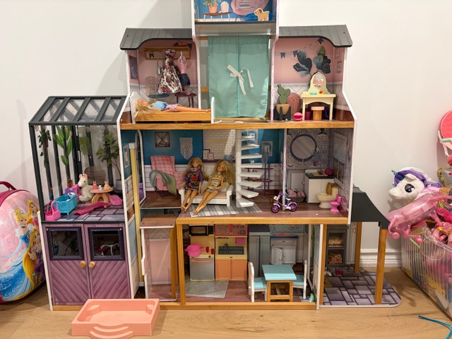 giant doll house - photo 2