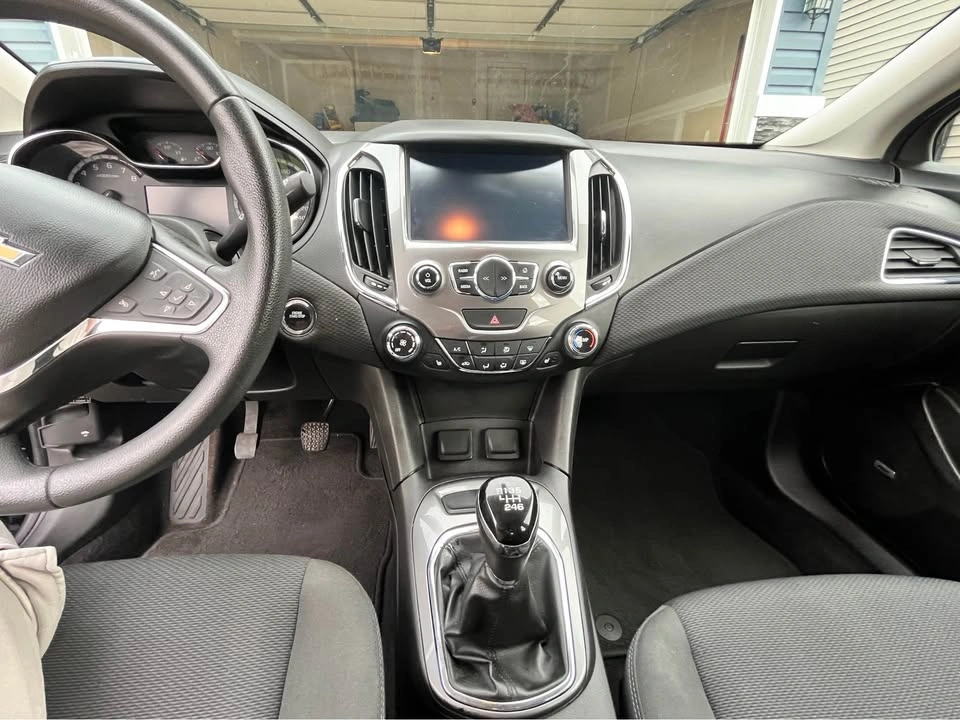 2016 Chevrolet Cruze - photo 2