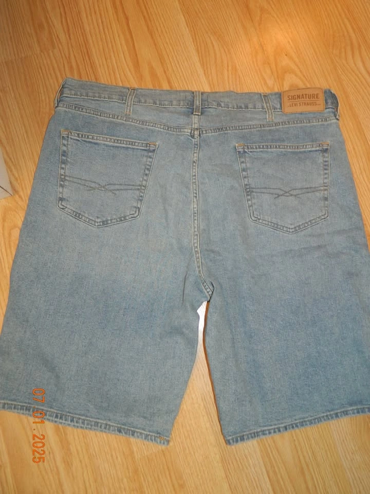 NWOT MENS LEVIS JEAN SHORTS size 40 - photo 2