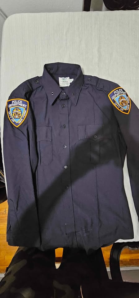 NYPD long sleeve Size M - photo 2