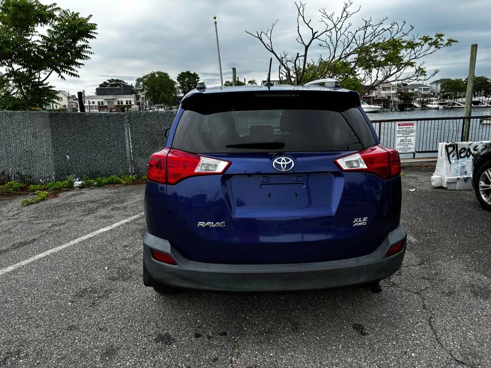 2014 Toyota RAV4 · XLE Sport Utility 4D - photo 2