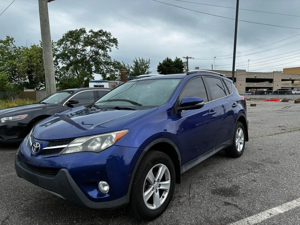 2014 Toyota RAV4 · XLE Sport Utility 4D - photo 3