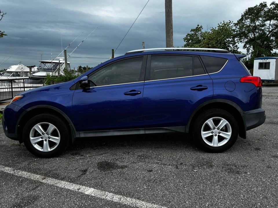 2014 Toyota RAV4 · XLE Sport Utility 4D - photo 4