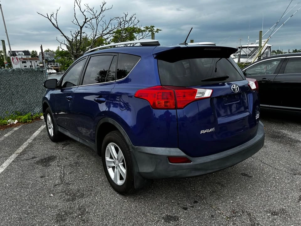 2014 Toyota RAV4 · XLE Sport Utility 4D - photo 5
